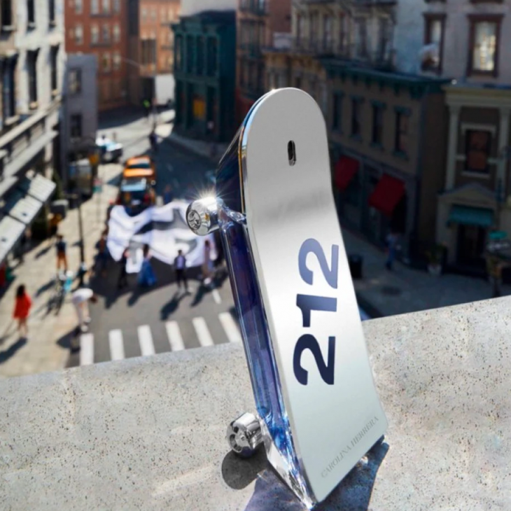 Carolina Herrera 212 Men Heroes Forever Young Eau de Toilette 90ml Bărbați