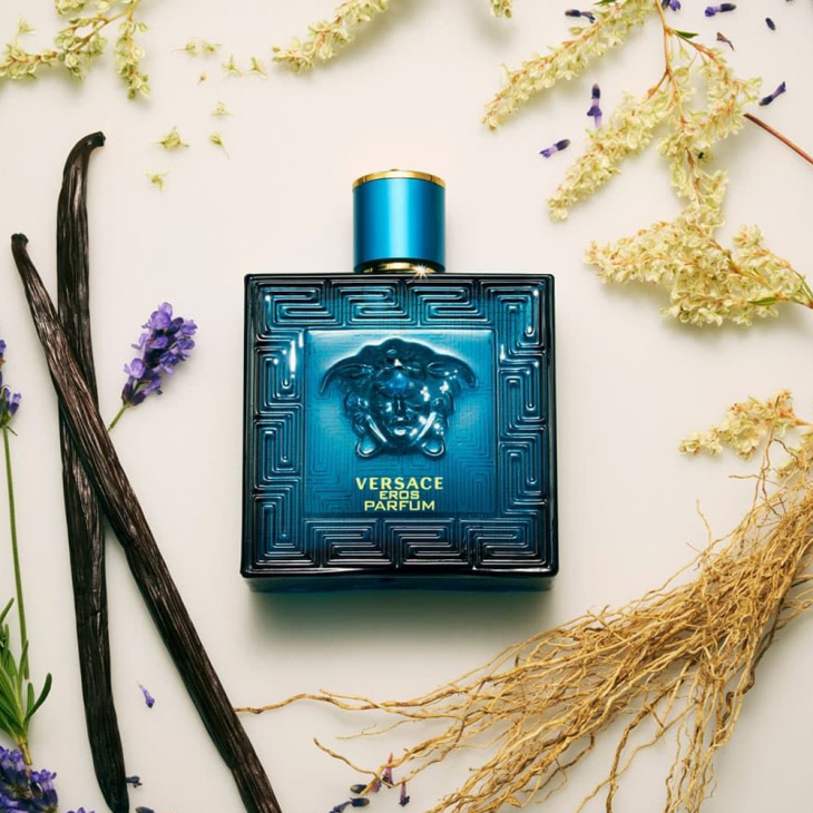 Set Cadou Versace Eros Pour Homme EDT 100 ml + Spray de Călătorie 5 ml + Gel de Duș 150 ml